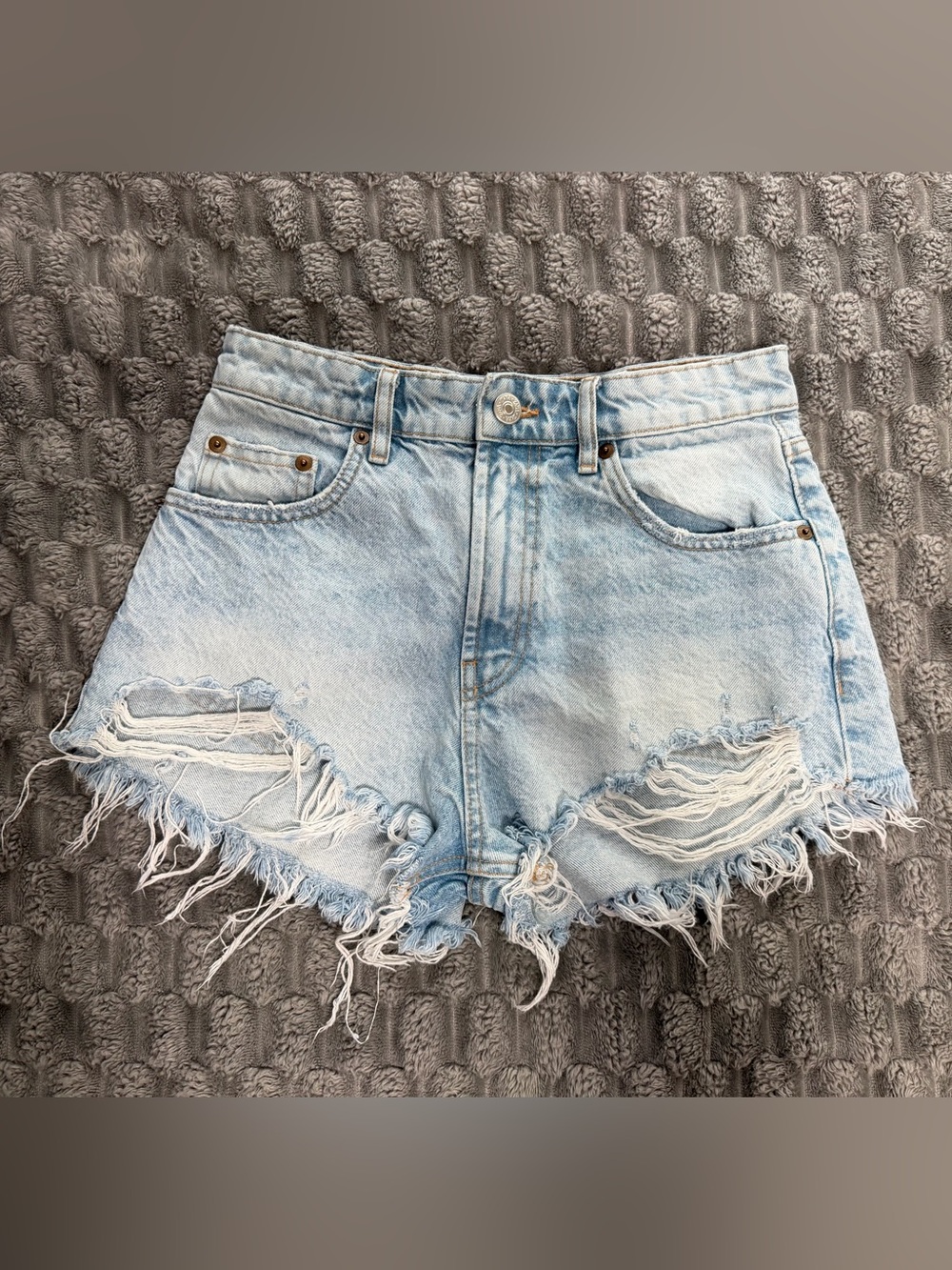 Zara Light Wash Distressed Denim Shorts - Womens